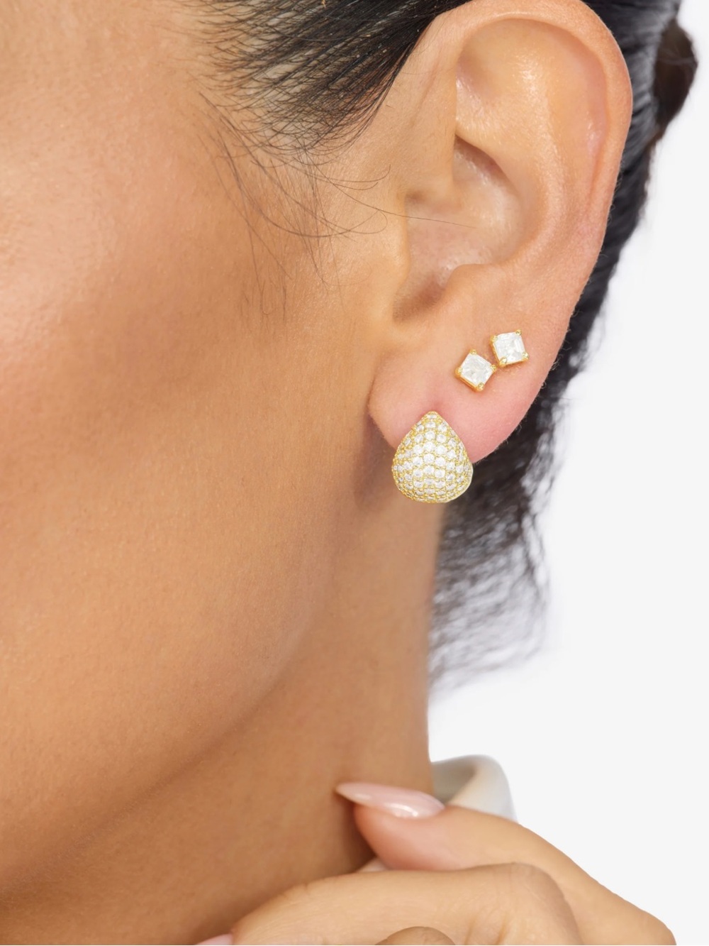 NWT Melinda Maria Gold “Lil’ Norah Pavé Earrings”
